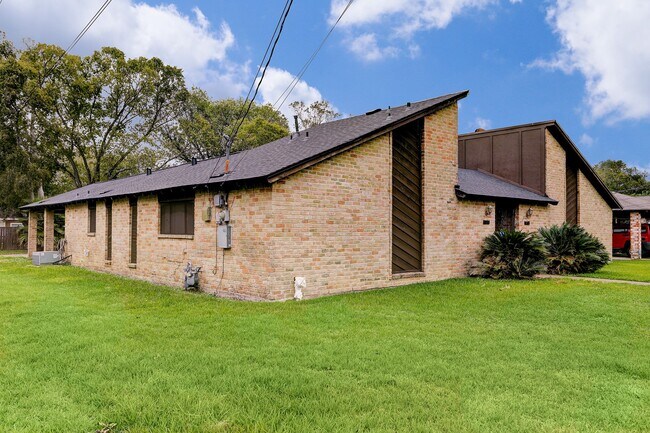 Building Photo - 2503 Washington St