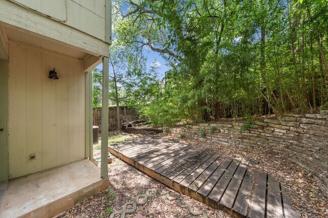 Building Photo - AUS8108 Dunn