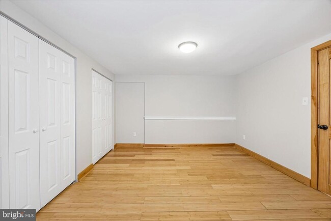 Building Photo - 707 Forrest St