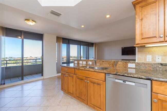 Building Photo - 5950 Pelican Bay Plaza S