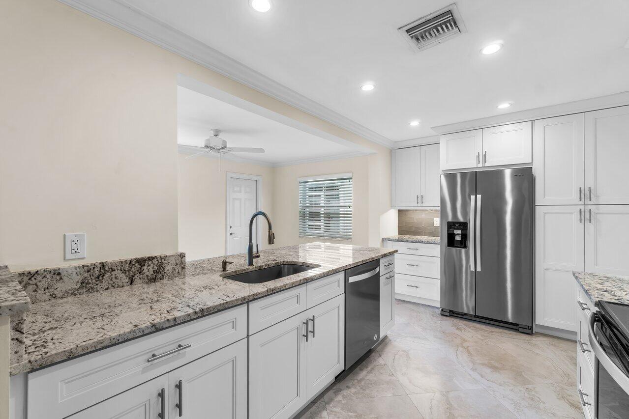 Building Photo - 2096 SW 13th Ter