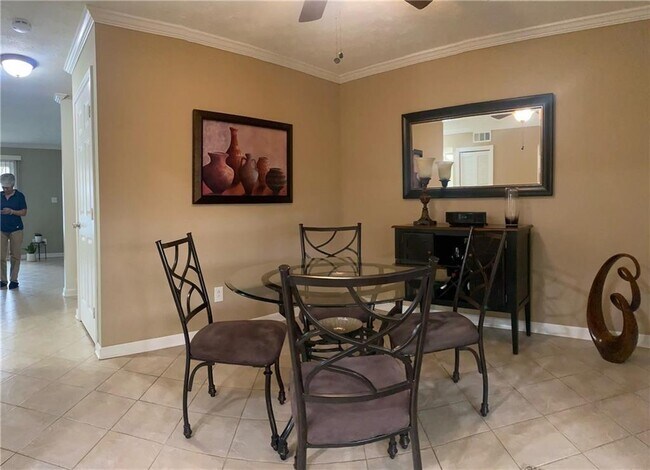 Building Photo - 1194 Ashborough Dr