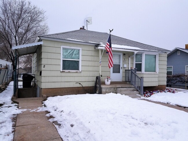 Building Photo - 218 S Lakeview Dr