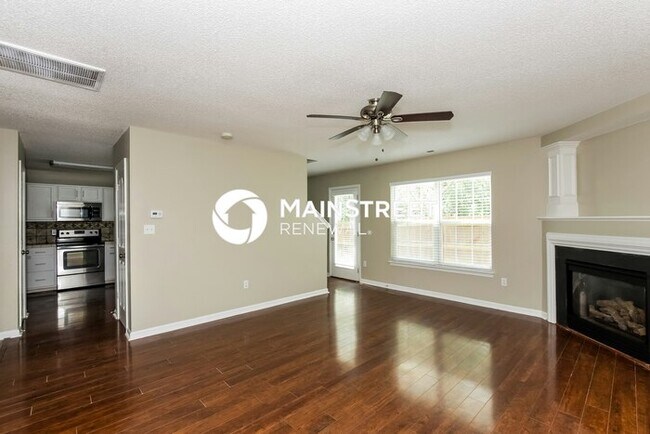 Building Photo - 3 Bedroom Pet-Friendly Home in Mooresville, NC with Main Street Renewal