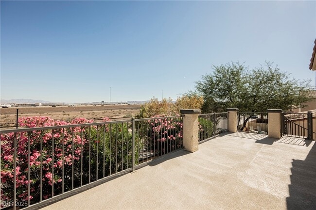 Building Photo - 138 Cam Capri