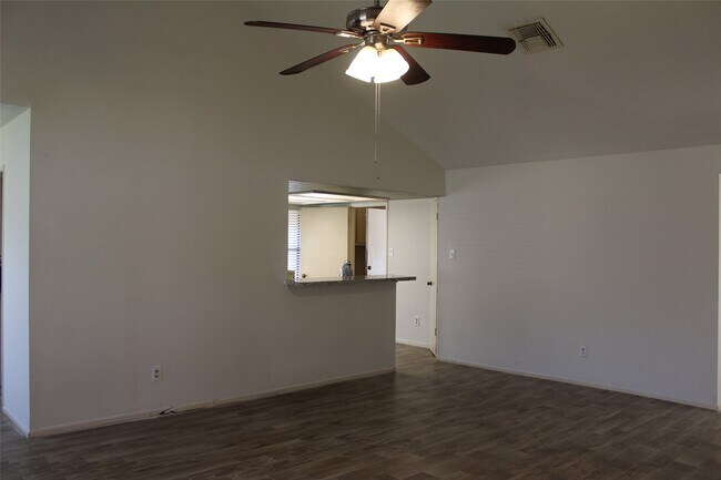 Building Photo - 14343 Whitecross Dr