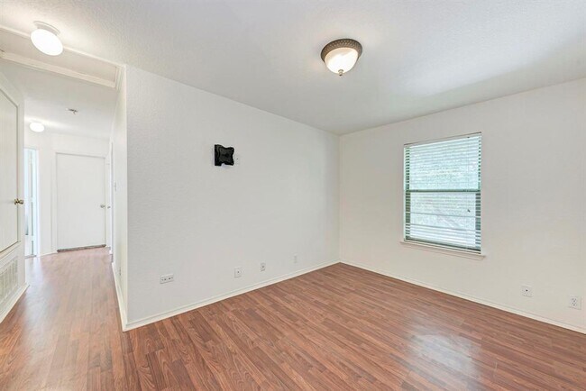 Building Photo - 103 Salerno Dr