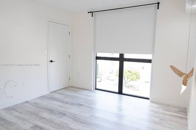 Building Photo - 2055 SW 122nd Ave