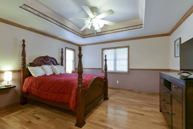 Building Photo - 5558 State Hwy 265