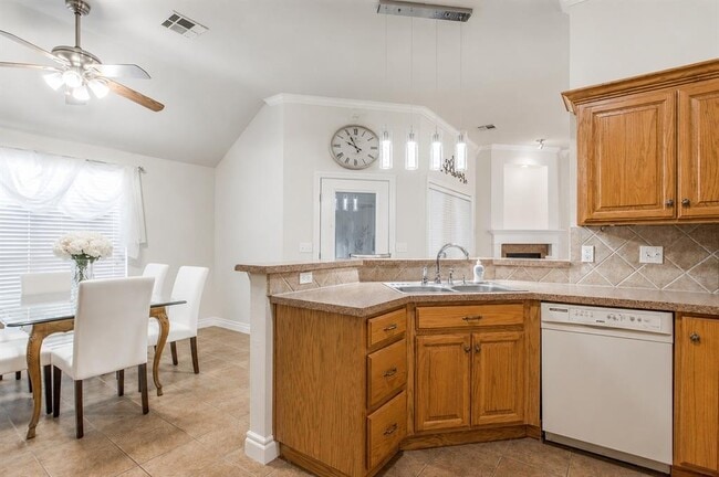 Building Photo - 4869 Del Aire Dr