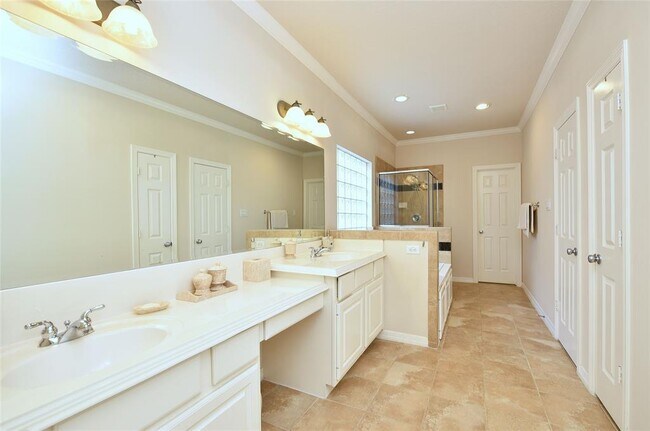 Building Photo - 1226 Sopris Dr