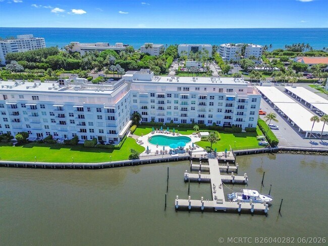 Building Photo - 2840 S Ocean Blvd