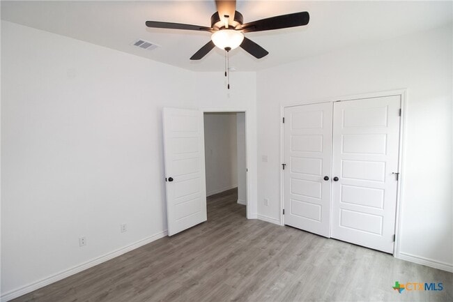 Building Photo - 921 Ashwood Dr