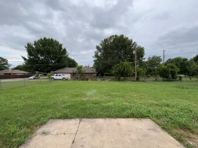 Building Photo - 112 Mesa Dr