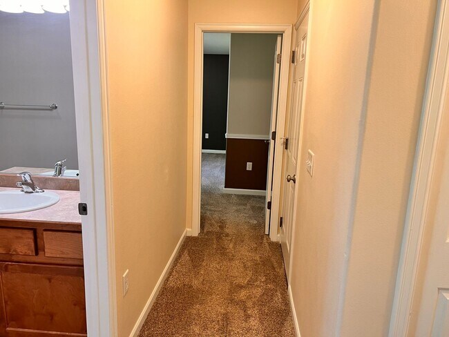 Building Photo - Spacious 3-bedroom, 2 bath in Lolo, MT!!