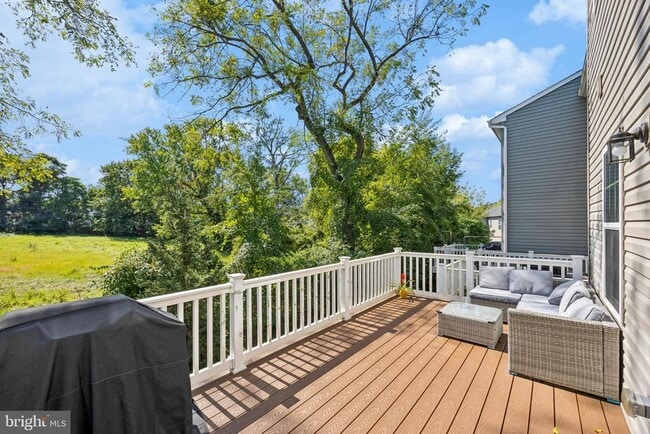 Building Photo - 142 Mulberry Dr
