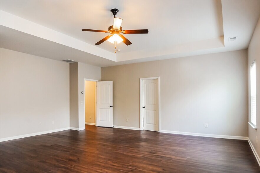 Building Photo - 376 Ivy Chase Loop