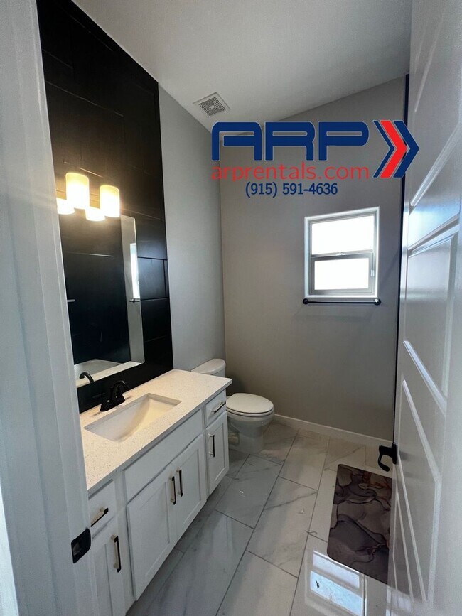 Building Photo - LUXURIOUS HOME FOR RENT