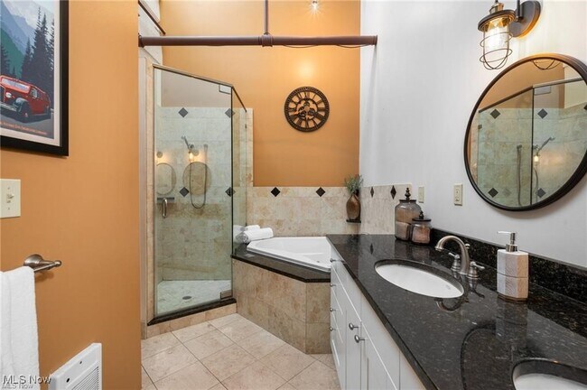 Building Photo - 1667 E 40th St