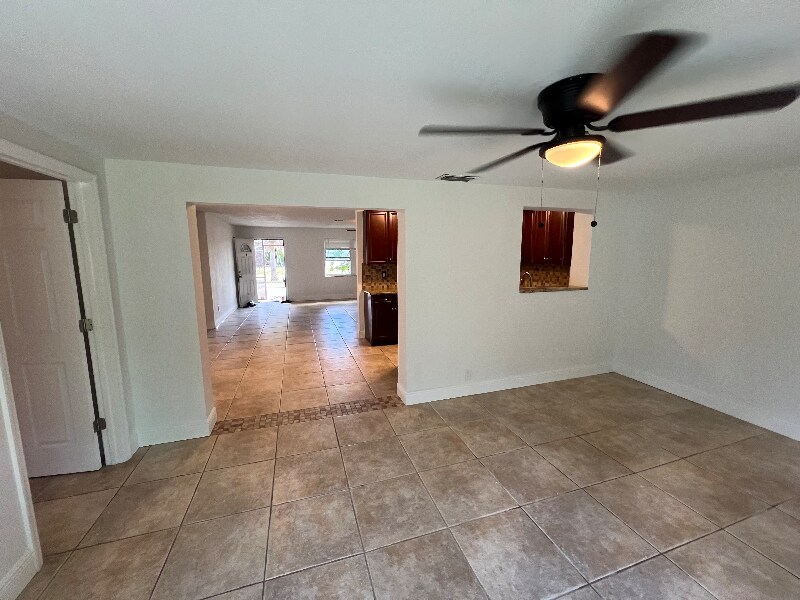 Building Photo - 2722 SE 16th Pl