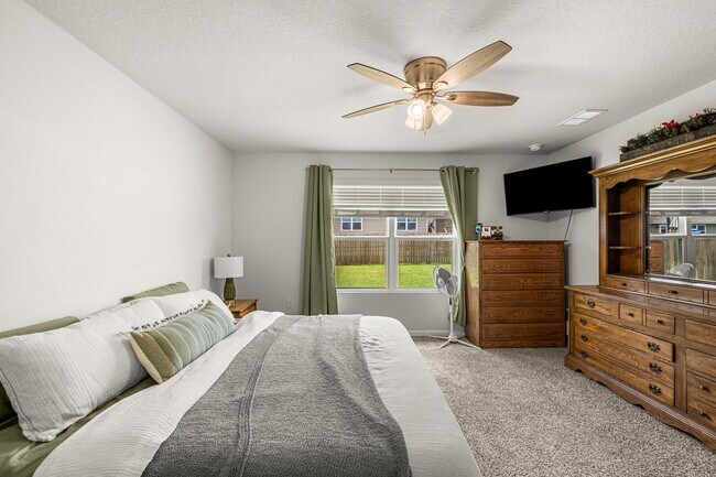 Building Photo - 5843 Belmont Stakes Rd