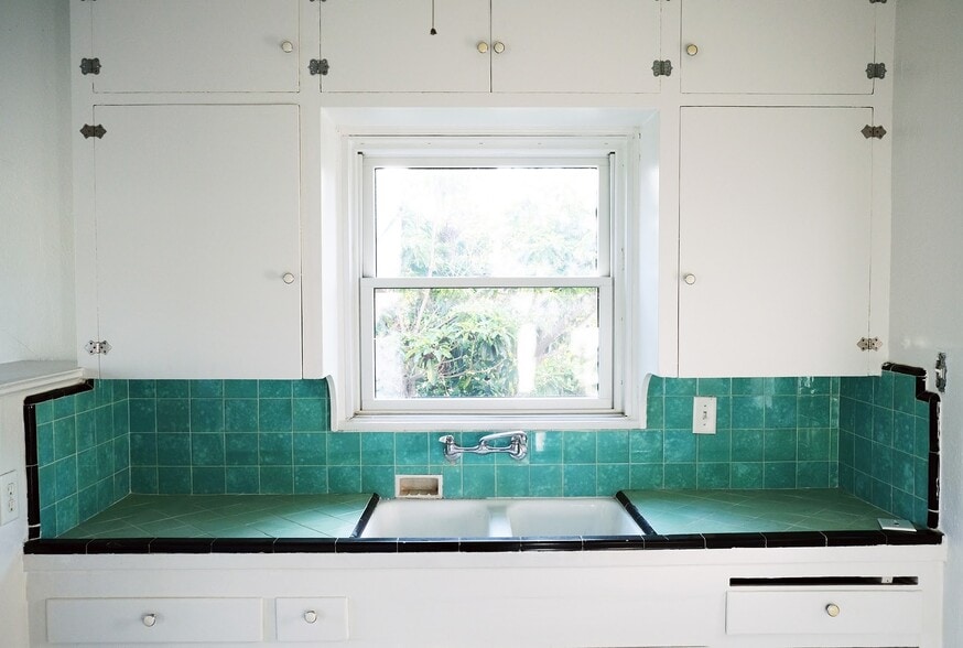 Building Photo - 771 Freeman Ave