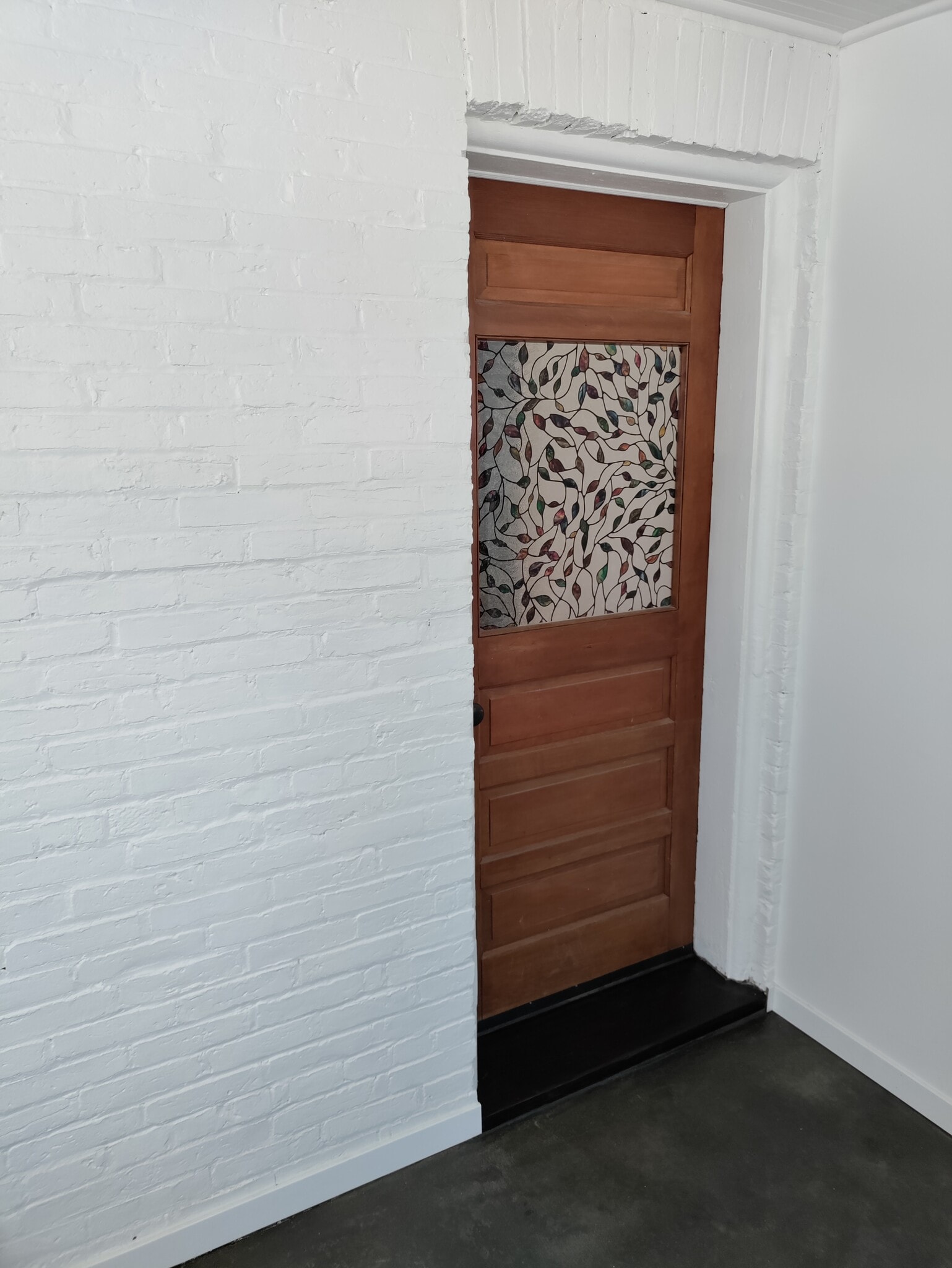 laundry - 403 W 1st St