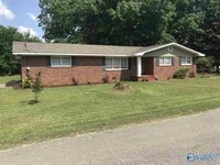 Building Photo - 314 Oak St