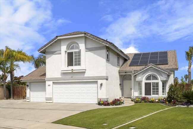 Building Photo - Beautiful 3-Bedroom, 3-Bath Home in Riverl...