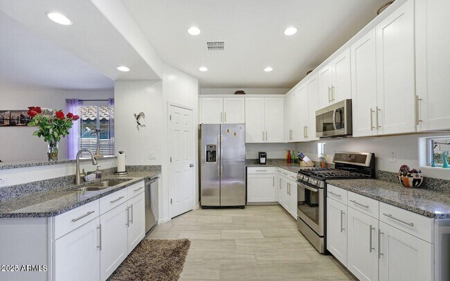 Building Photo - 20839 W Elm Way