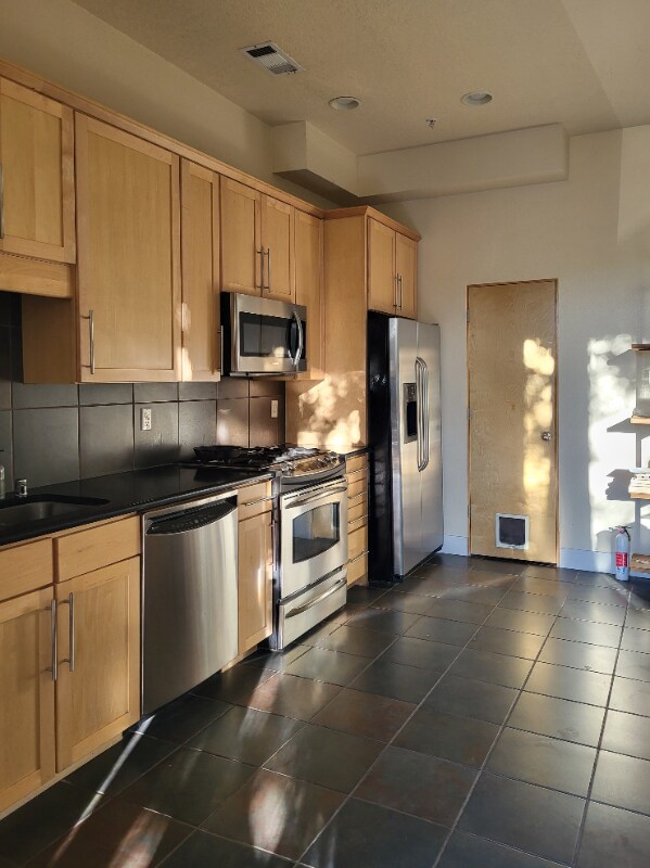 Building Photo - 893 Silver Ave SW