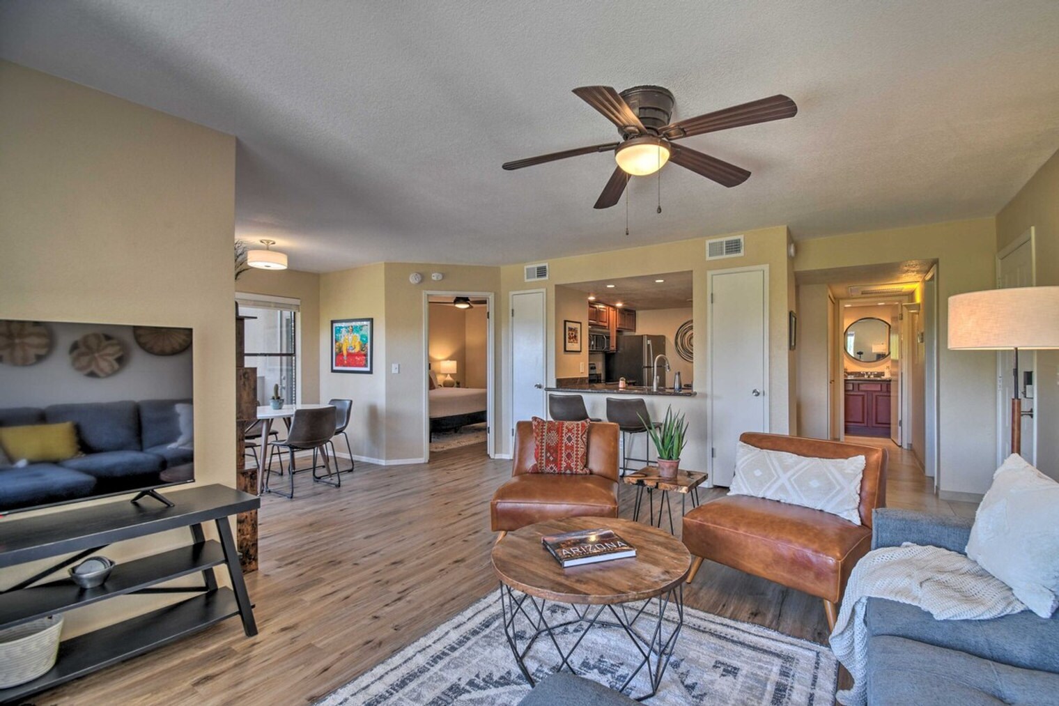 Building Photo - 4850 E Desert Cove Ave