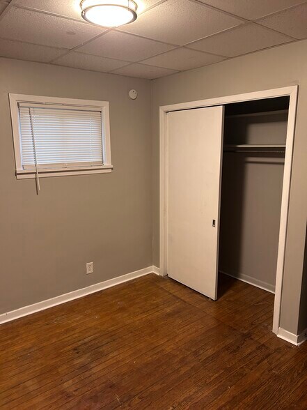 Building Photo - 10806 Bernard Ave