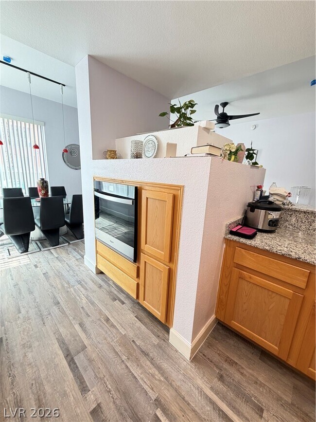 Building Photo - 87 E Agate Ave