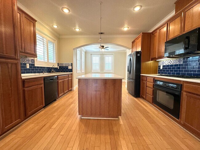 Building Photo - Beautiful 3-bedroom home in the heart of Manteca