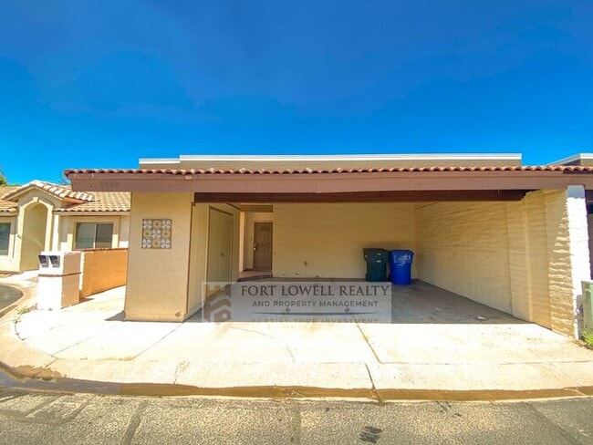 Building Photo - Super Charming 2 Bedroom 2 Bathroom Townhouse