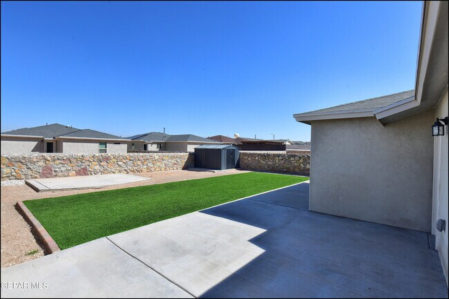 Building Photo - 14557 Faxon Yucca