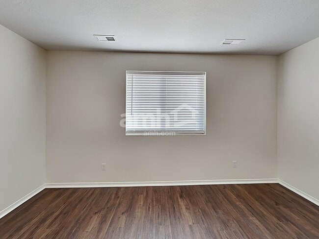 Building Photo - 7769 E Bratton Dr