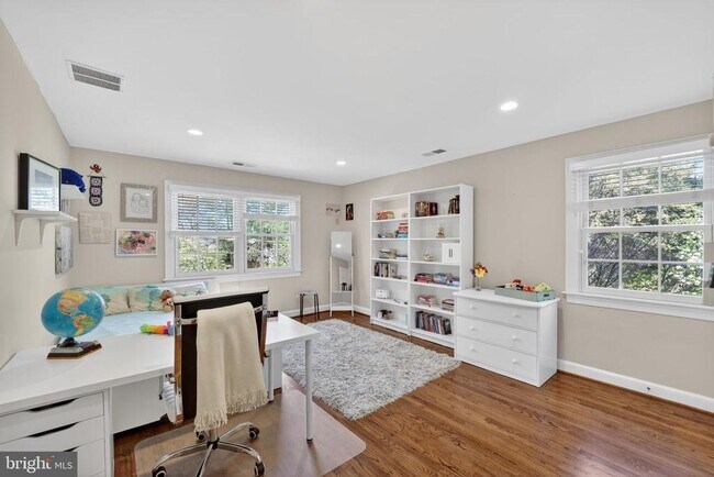 Building Photo - 5115 Cape Cod Ct
