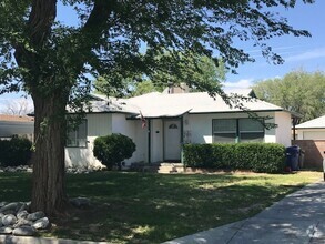 Building Photo - Cute 3 Bedrooms 1 bath Westside home