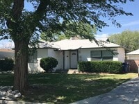 Building Photo - Cute 3 Bedrooms 1 bath Westside home