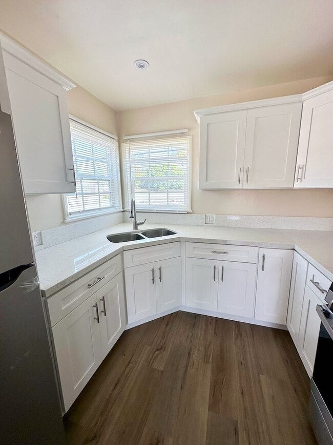 Building Photo - Cedar LB