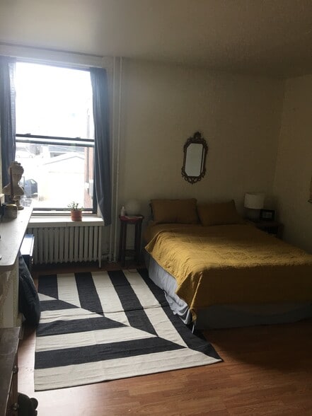 Bedroom - 434 S Pacific Ave