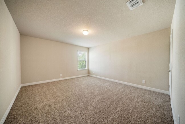 Building Photo - Immaculate Home in the Coveted Fairway Rid...
