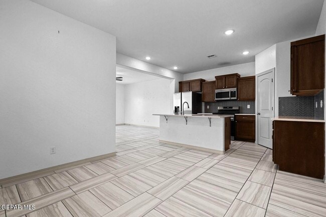 Building Photo - 14963 Pebble Hills Blvd