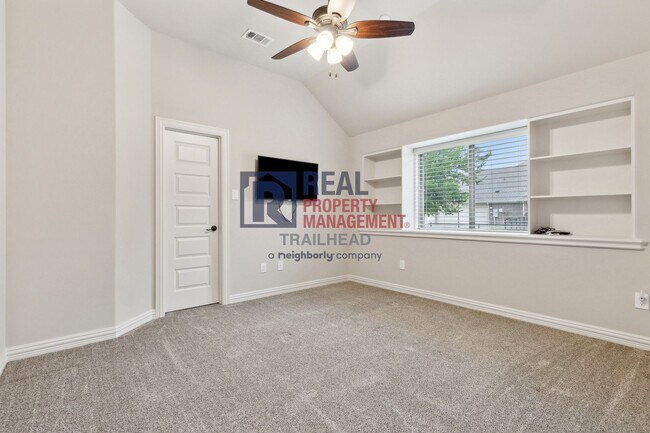 Building Photo - 113 Maral Ln