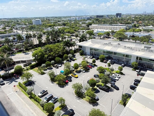 Building Photo - 1170 Hallandale Ave