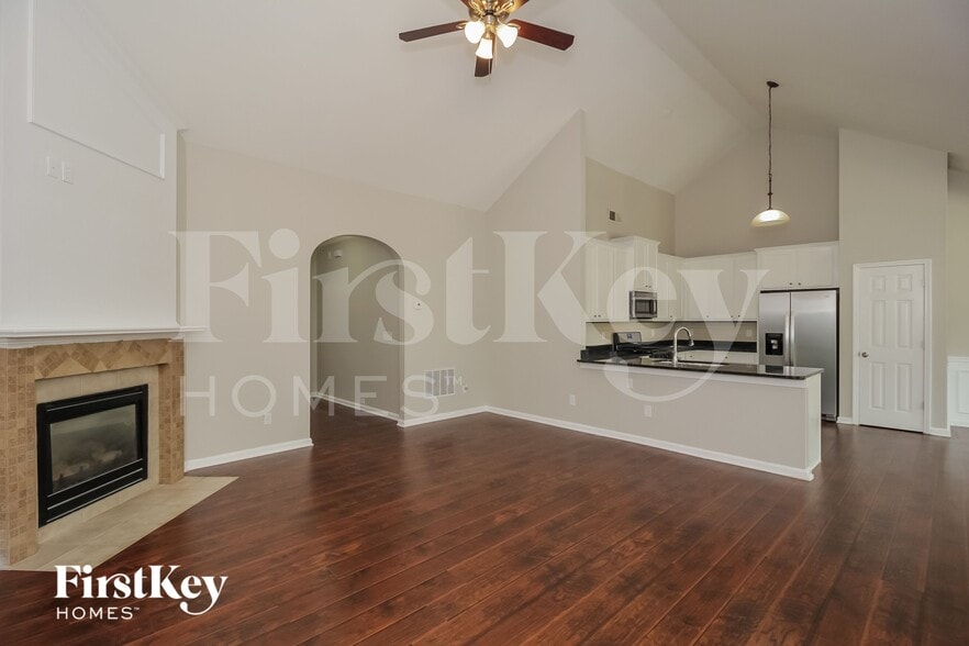 Building Photo - 30 Horseshoe Ln