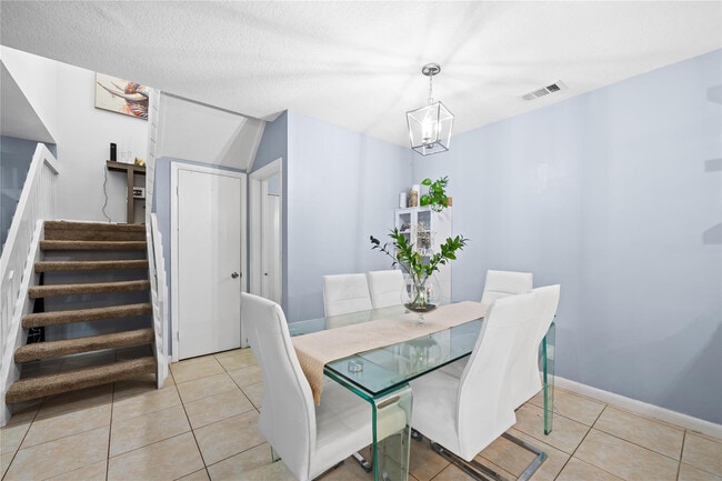 Building Photo - 3387 Cocoplum Cir