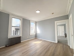Building Photo - 478 S 15th St